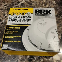First Alert SC9120B Combination Carbon Monoxide & Smoke Alarm AC Power & Battery