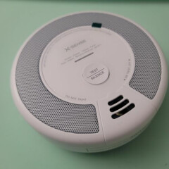 X-Sense Battery Smoke Detector, Photoelectric Fire Smoke Alarm SD06 LED 