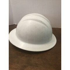 Bullard Classic C33 Full Brim Style Hard Hat 6 Point Ratchet Suspension White