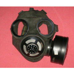 Uncle Sam's 1970's GAS MASK size: LARGE Marked: 11MAY79