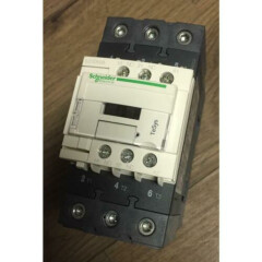 SCHNEIDER ELECTRIC LC1D50A 50 AMP CONTACTOR 110V 3POLE 204449