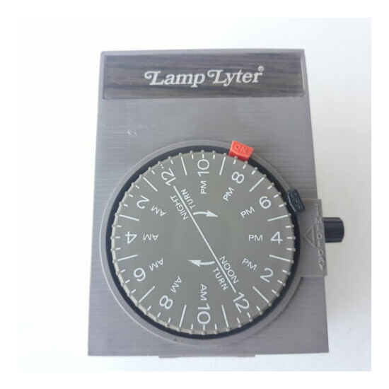 Intermatic Lamp Lyter 24-Hour Automatic Plug In Timer D-121 image {1}