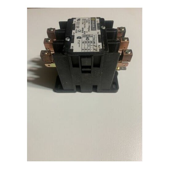 Square D 40 amp three pole contactor 24 V coil image {2}