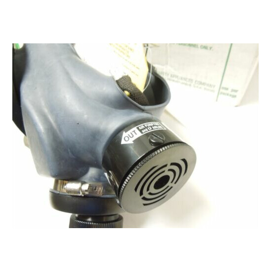 MSA Ultravue Pressure demand Respirator Facepiece Full Face <461WH image {3}