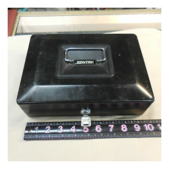 Vintage Sentry Safe Cash Box Locking Cash Box With Money Tray - Black  image {2}