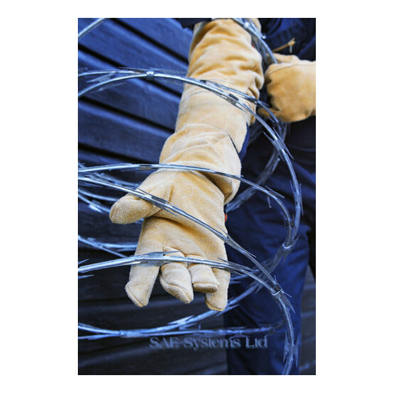 Razor Wire Gauntlets Gloves Protection Barbed Wire Wall Spikes image {1}