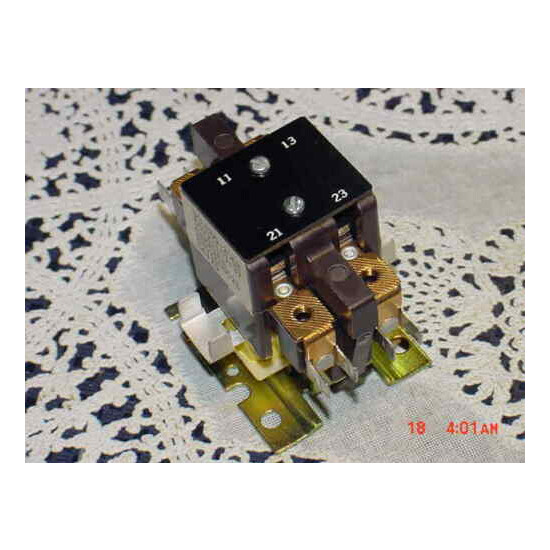 Universal Parts HN 52KC 052 Contactor 2 Pole 30 Amp, Coil Voltage 120Vac, NEW! image {2}