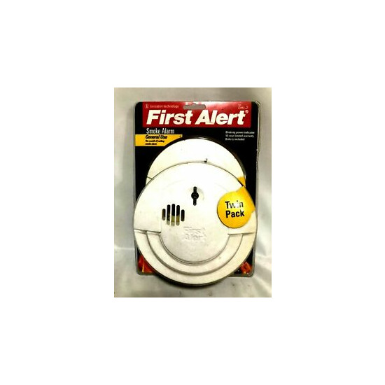 First Alert Smoke Alarm Twin Pack SA67C2 New Sealed image {1}