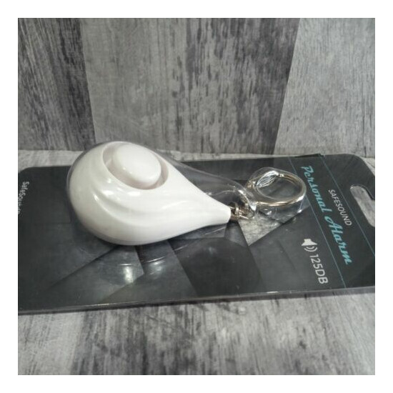 GENUINE New SAFESOUND PERSONAL ALARM White key ring battery powered 125DB image {3}