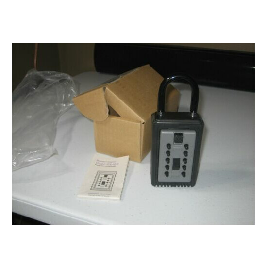 GE AccessPoint Portable KeySafe -HOLDS 3 Keys- Box w/Changeable Combination. image {2}