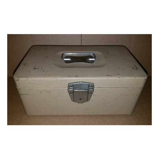 Vintage Metal Lock Box Cash Gun Safe 10.5" X 6" X 4.5" No Key image {1}