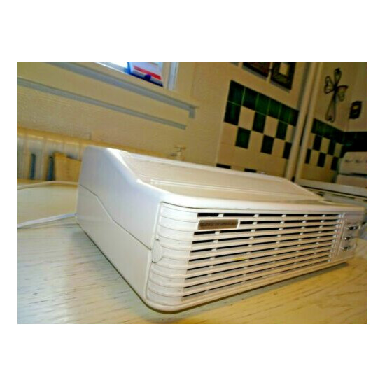 Oreck XL Professional Air Purifier Signature Series Type 3 Model AIR8SW White image {4}
