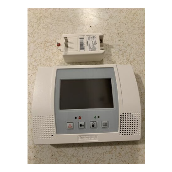 Honeywell Lynx Touch L5100 Series, IC Model: LYNXTOUCH2 image {1}