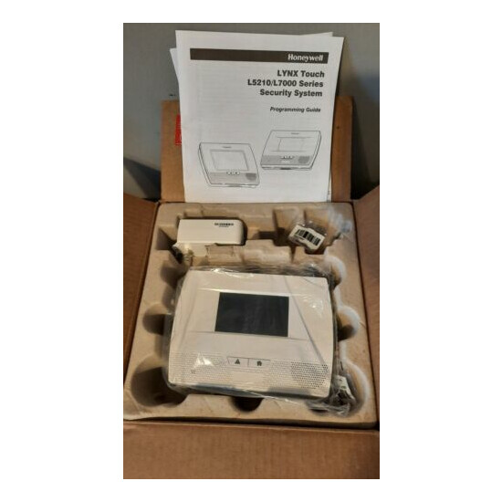 HONEYWELL L5200 SERIES LYNXTOUCH2 WIRELESS HOME SECURITY SYSTEM 1-3-1 Demo Kit image {1}