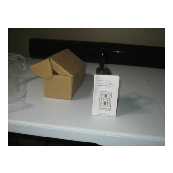 GE AccessPoint Portable KeySafe -HOLDS 3 Keys- Box w/Changeable Combination. image {4}