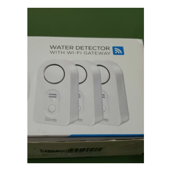 Govee Water Detector/Sensor 3 Pack with WI-FI Gateway NEW Open box  image {4}