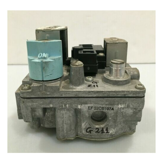 White-Rodgers 36E93 301 Carrier EF32CB197A Gas Valve used tested #G211 image {1}