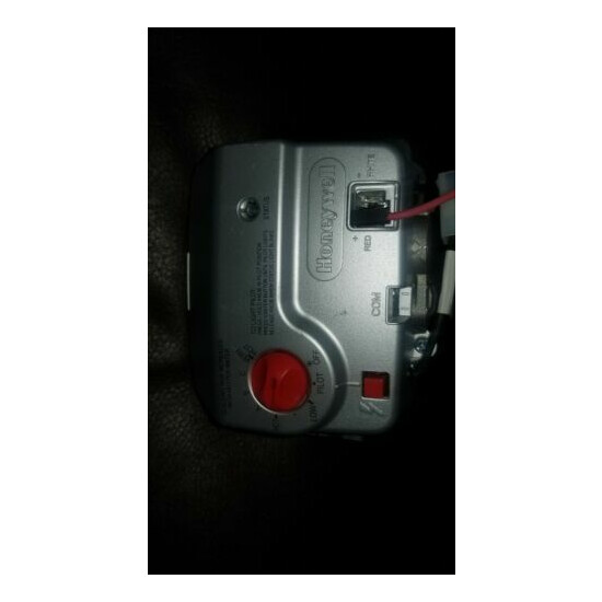 WT8840 Water Heater Gas Valve Control, NG - 1" Spud, 4" W.C. image {1}
