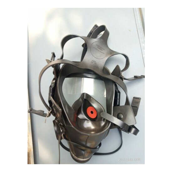 SABRE SAFETY PANASEAL POSITIVE PRESSURE FACE MASK FOR BREATHING APPARATUS  image {3}