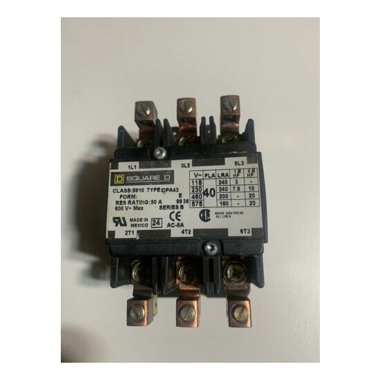Square D 40 amp three pole contactor 24 V coil image {1}