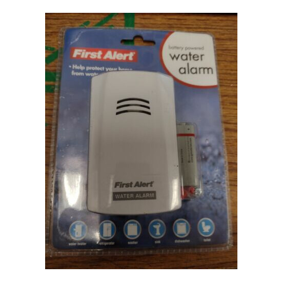 New Sealed First Alert Water Alarm Battery Operated Detector -FAST SHIP #W8 image {1}