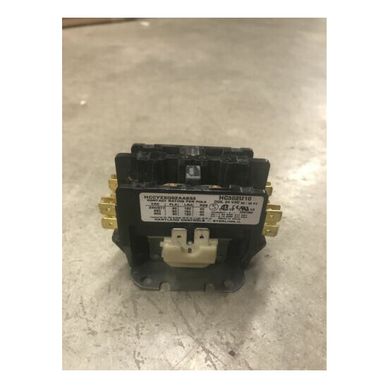 Contactor HC302U10 2 Pole, HCCY2HQO2AA833, 24 Volt Coil Pre-owned image {3}
